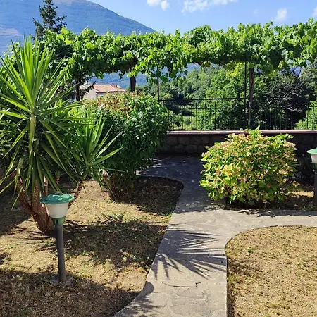With Garden - Nyaraló